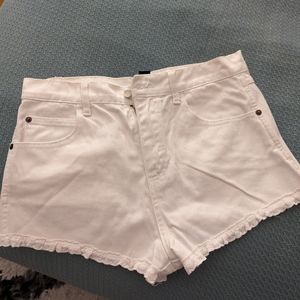White jean shorts size 28